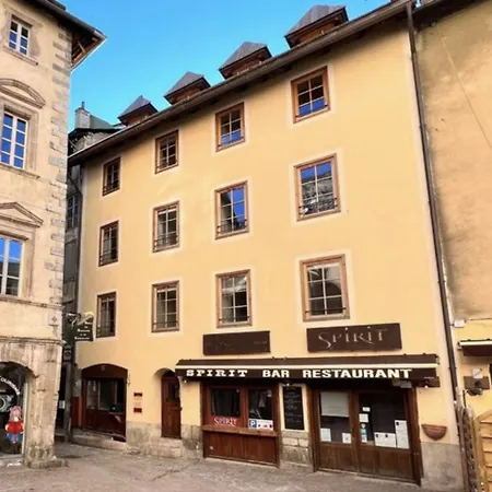 T3 Au Coeur Du Centre Historique De #6 * Briancon (Hautes-Alpes)